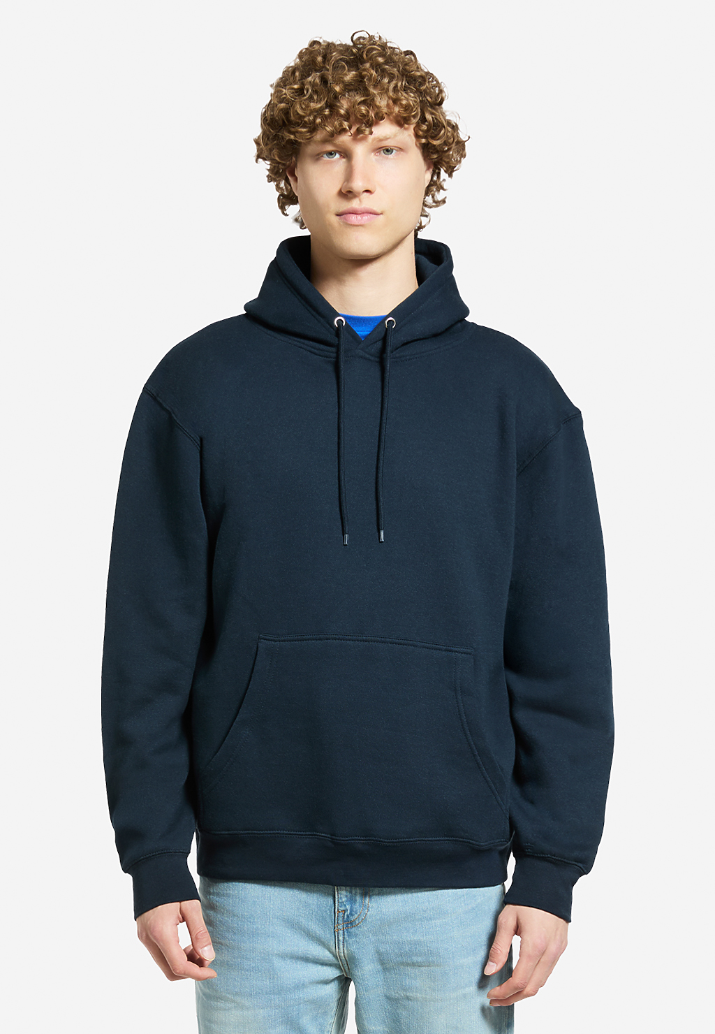 Black premium pullover hoodie by Varaprint featuring a comfortable fit and classic design.