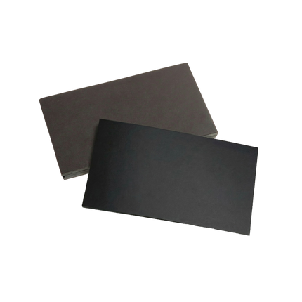Magnetic business card featuring the Varaprint logo and contact information on a sleek, professional design.